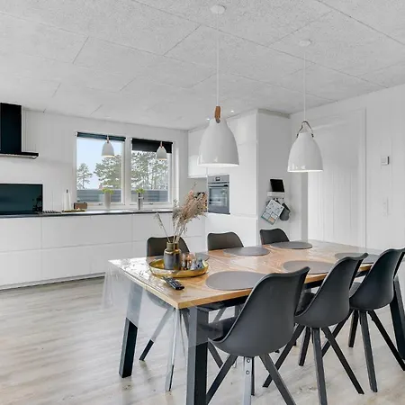 Сasa de vacaciones Three-bedroom In Romo *