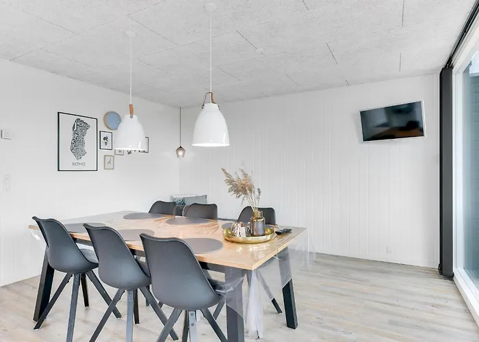 Three-bedroom In بيت للعطل Romo