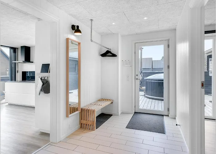 Three-bedroom In بيت للعطل